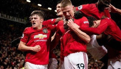  曼联争议红牌葬送德比胜利  